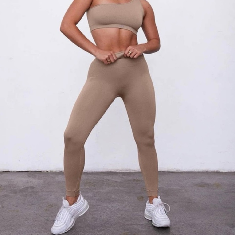 NWT Set Active Sculptflex Leggings Sand